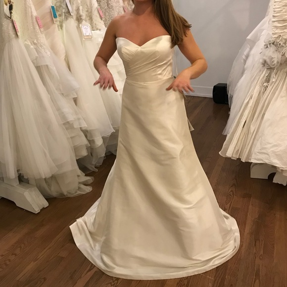 NWT Essence of Australia Strapless Ballgown Wedding Dress, Size 10 - Picture 4 of 9